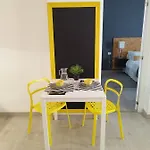 Διαμέρισμα The Yellow Urban Escape *
