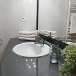 The Yellow Urban Escape Διαμέρισμα *