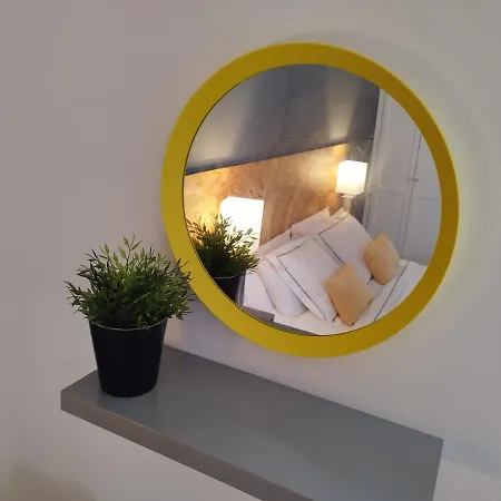 Apartment The Yellow Urban Escape *